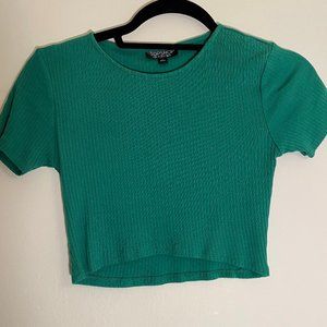Green cropped T
